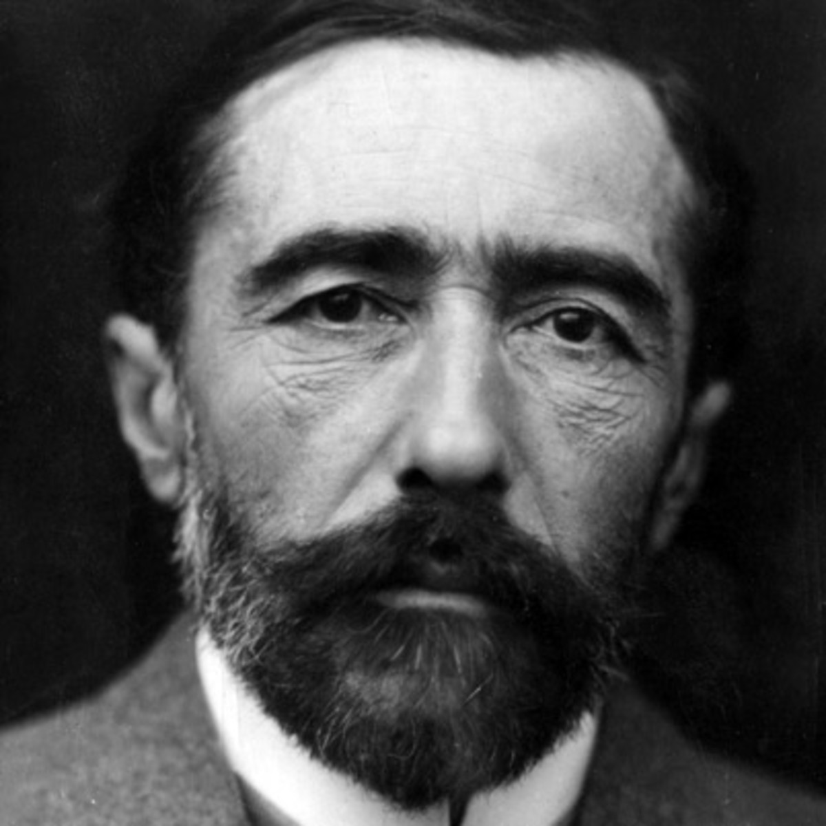 joseph-conrad-9255343-1-402.jpg